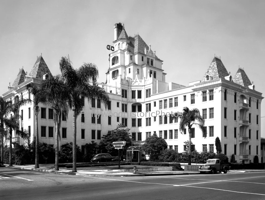 Photo taken of the Hollywood Tower in 1940